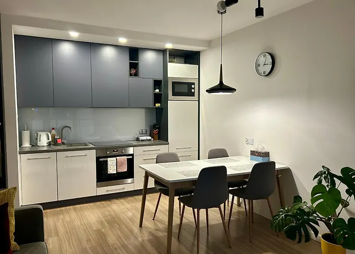 Nowy Apartament W Okolicach Centrum